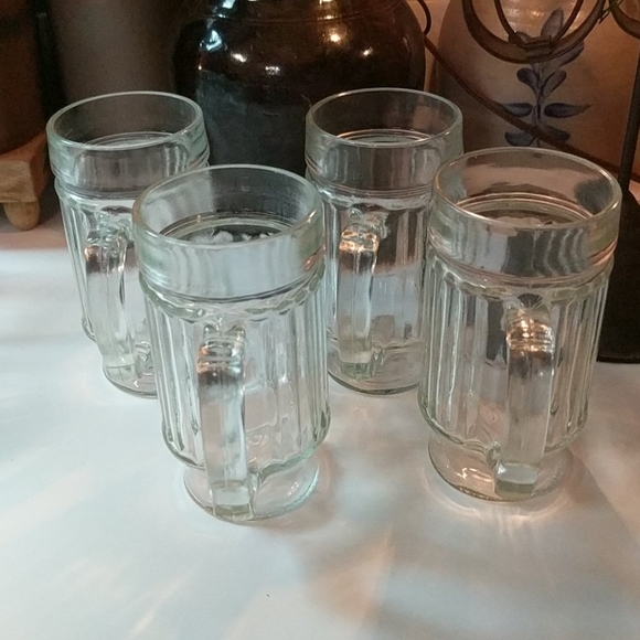 Vintage Bundle of Glass Mugs - Picture 9 of 9